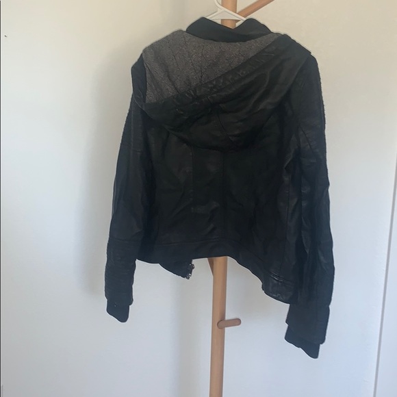 Leather Jacket - Picture 4 of 6